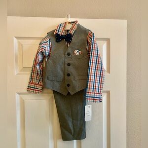 FINAL PRICE - NWT size 3T Nautica suit 🌊